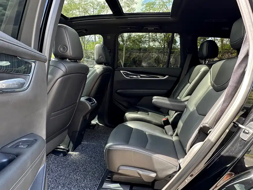 Cadillac XT6