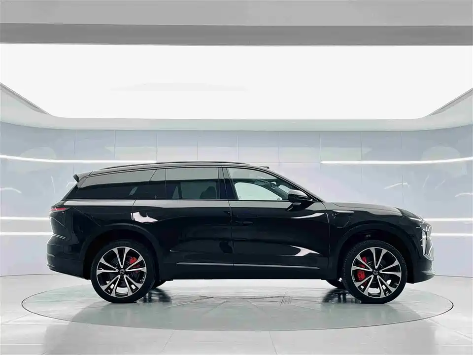 NIO ES8