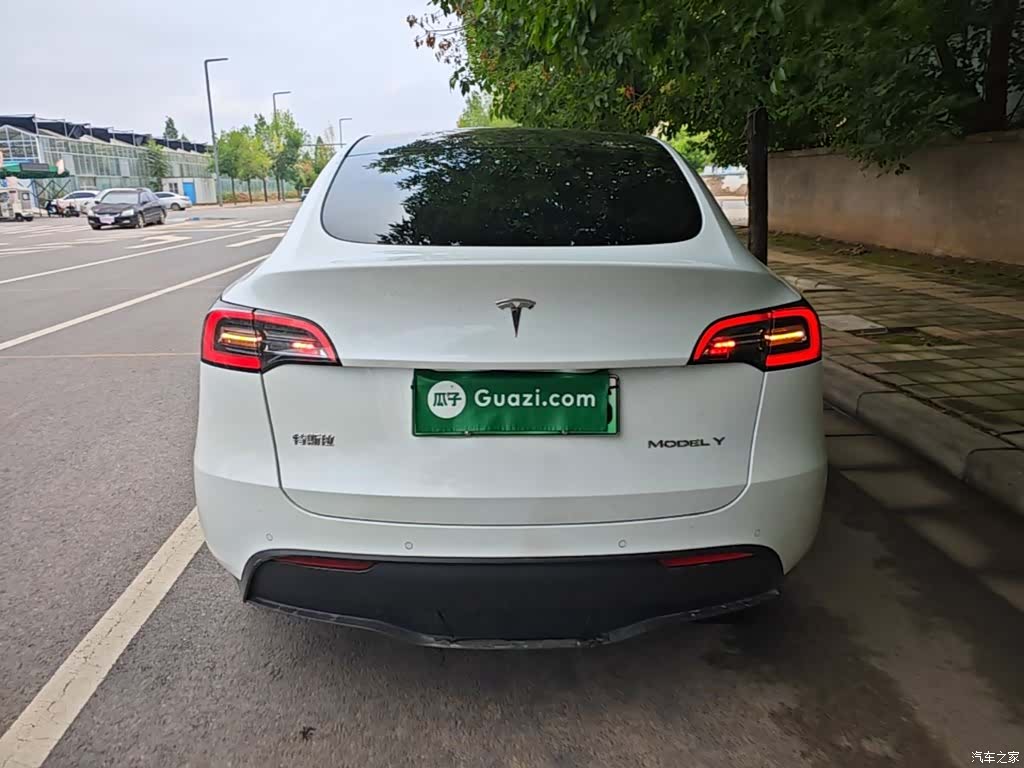 Tesla Model Y, 2023 6