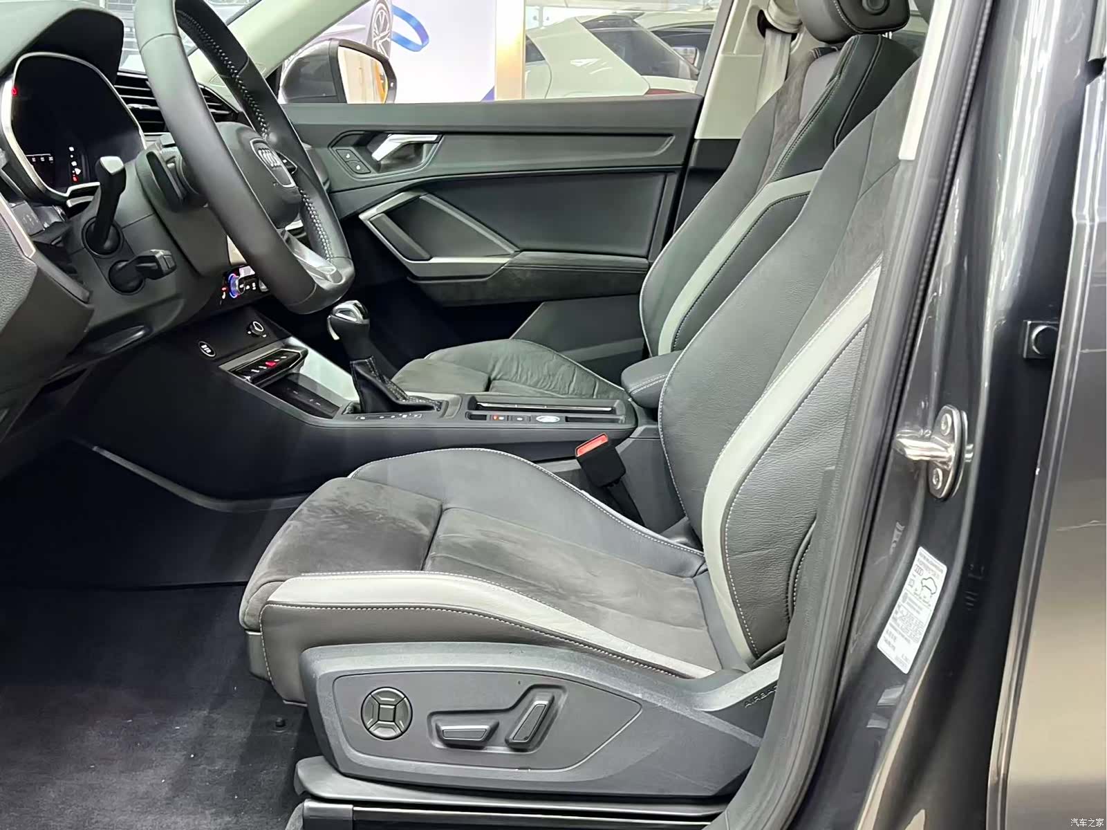 Audi Q3, 2022 14