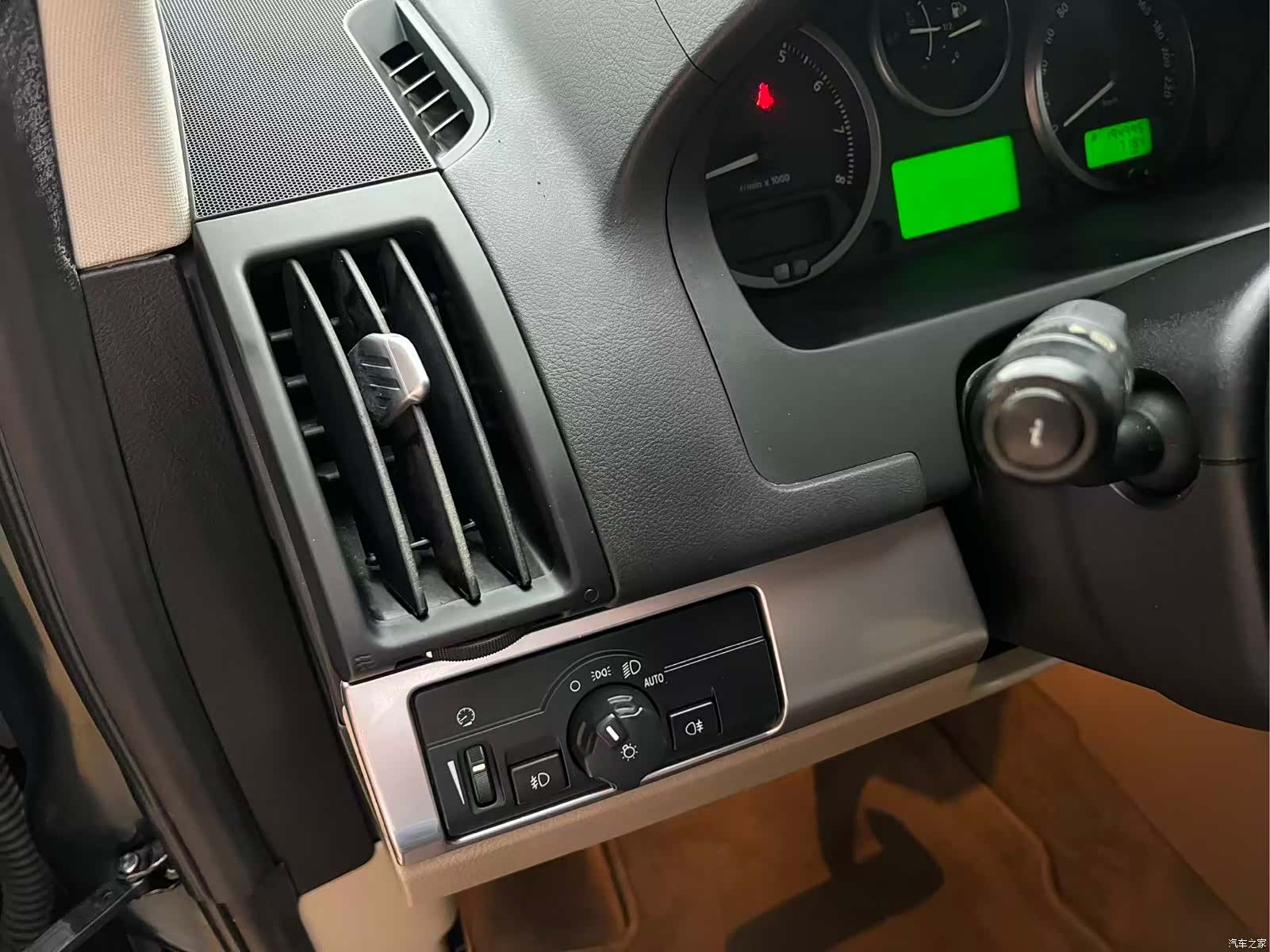 Land Rover i6, 2010 17