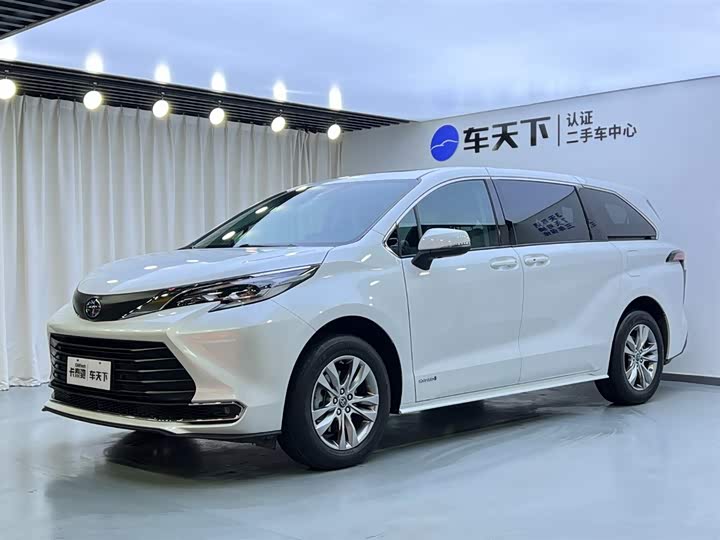 Toyota Sienna Comfort 2024