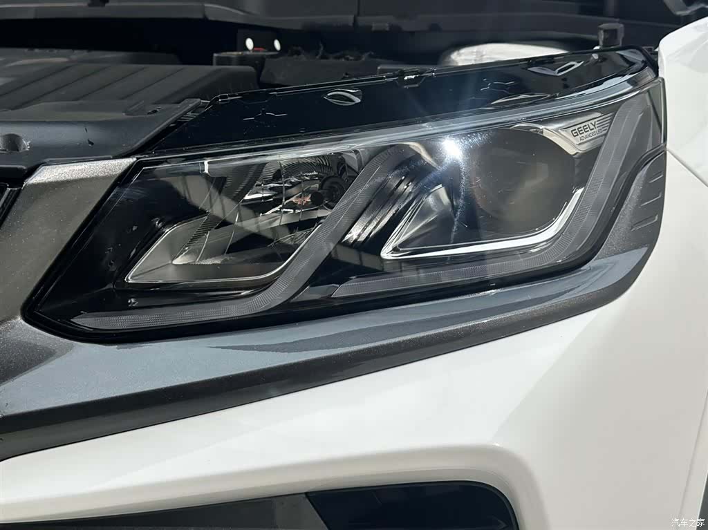 Geely Coolray, 2021 27
