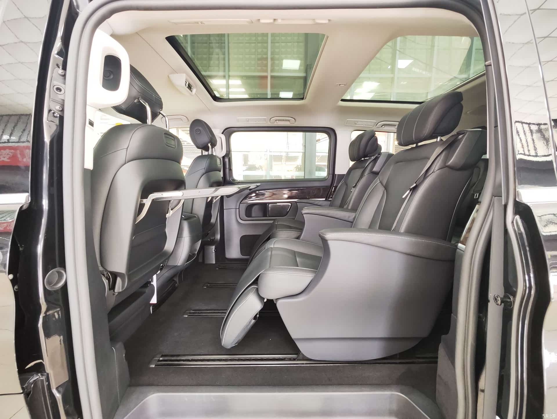 Mercedes-Benz V-Class, 2019 10