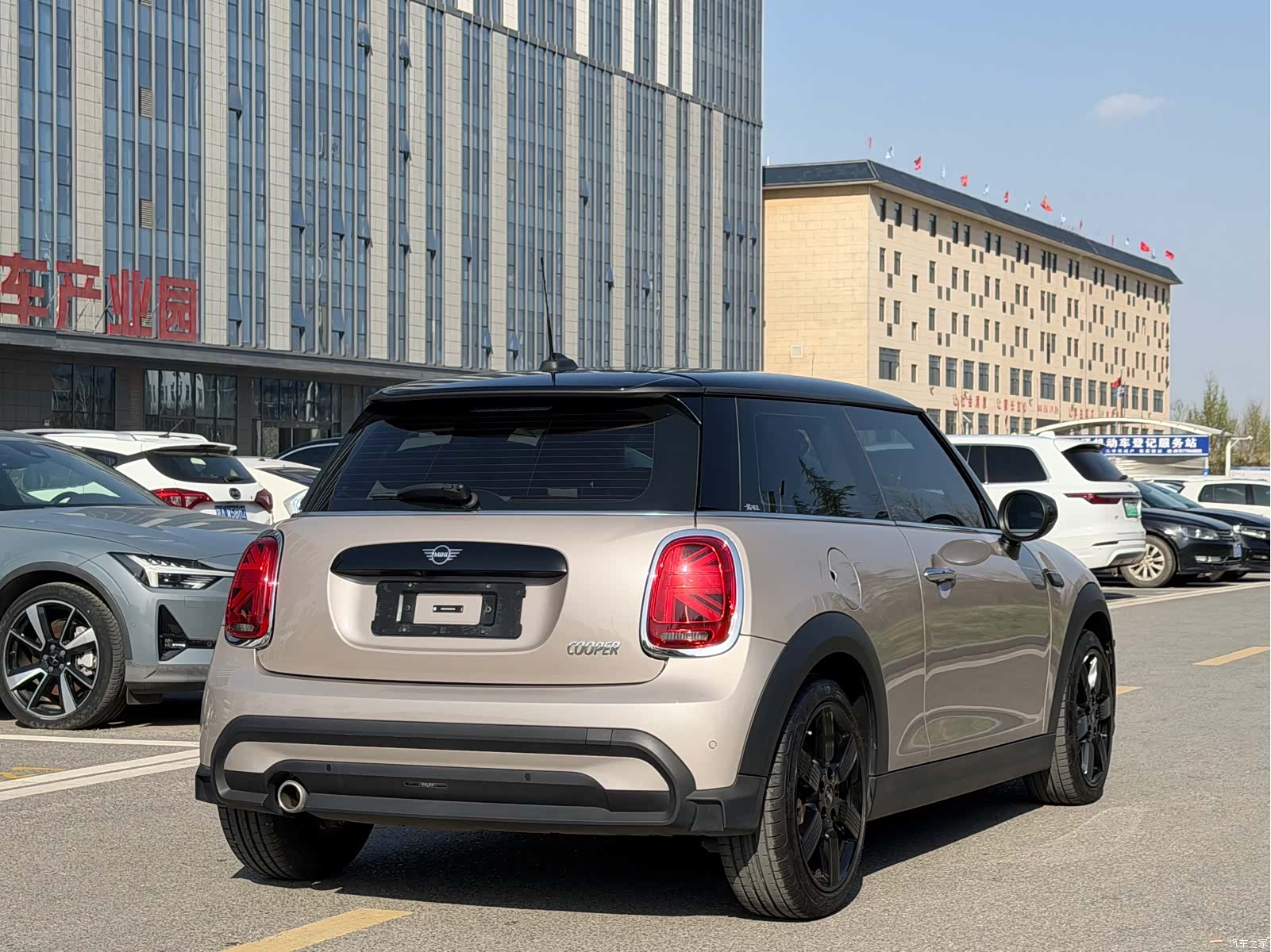 Mini Cooper, 2024 4