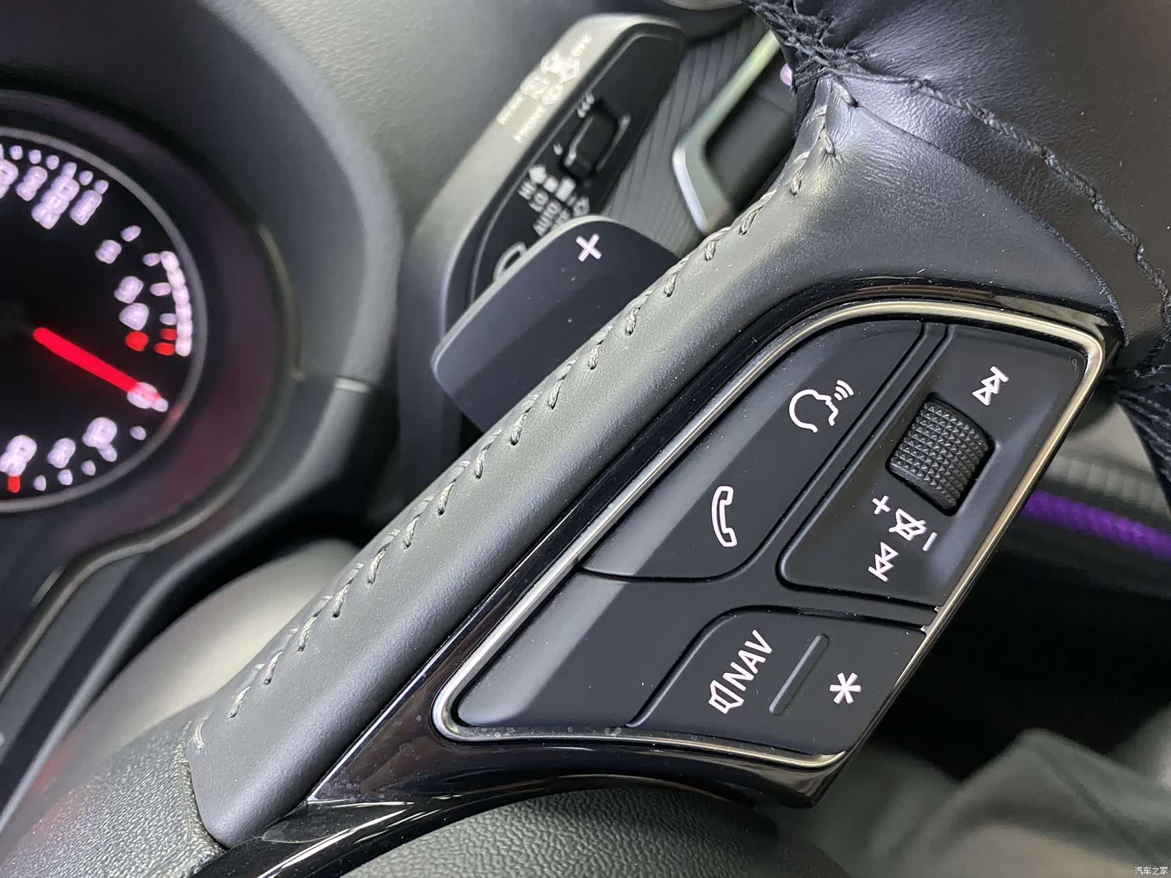 Audi Q2L, 2022 12
