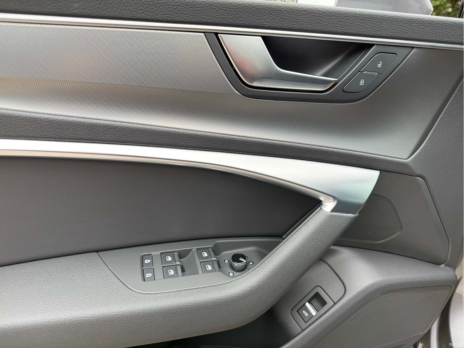 Audi A7L, 2024 16