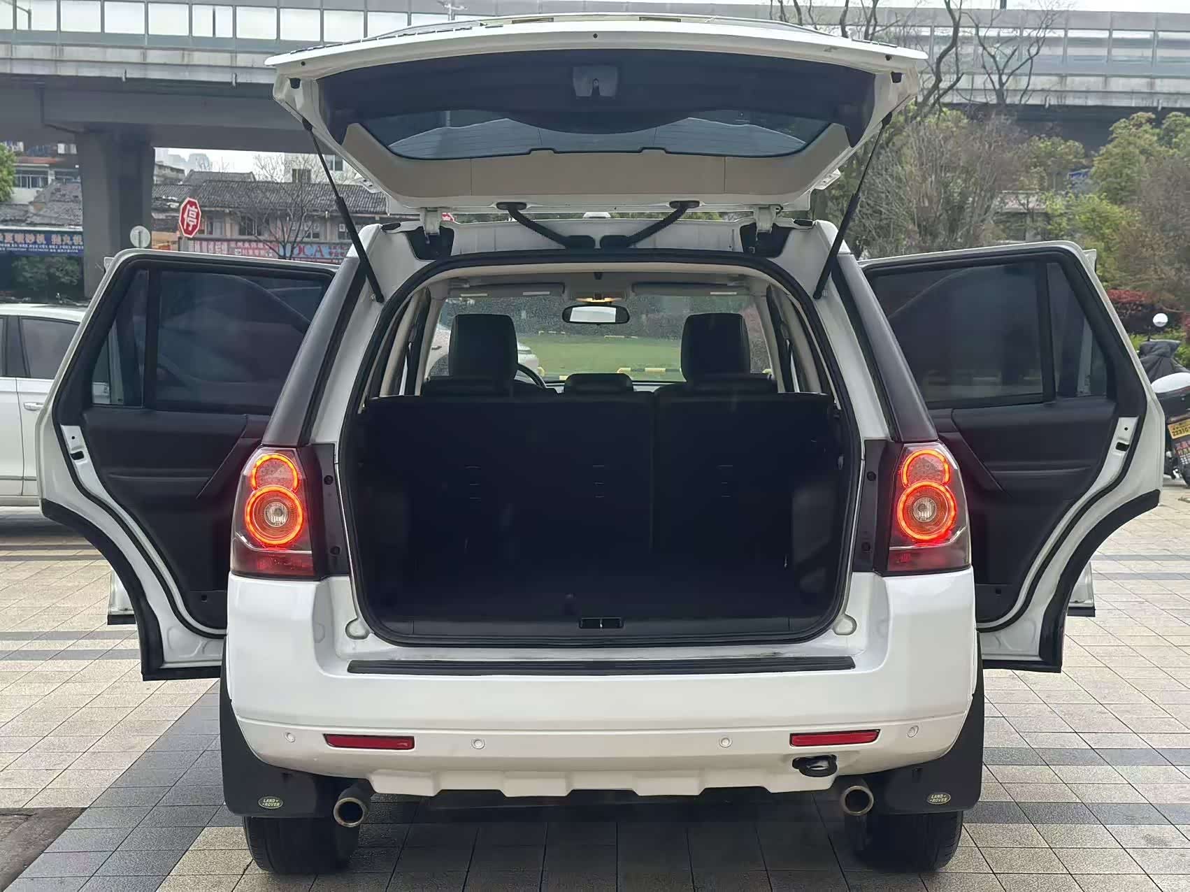 Land Rover Si4, 2014 9