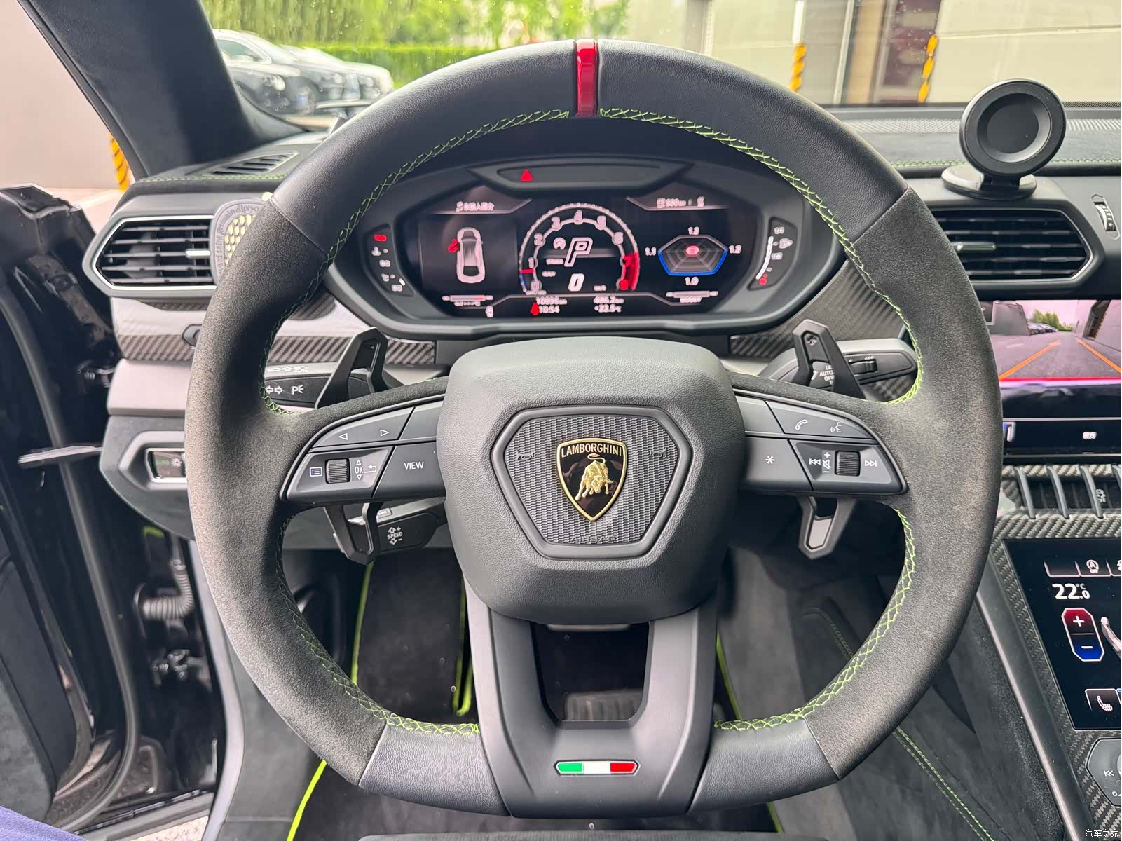 Lamborghini Urus, 2023 11