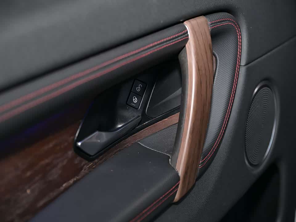 Land Rover Discover sports