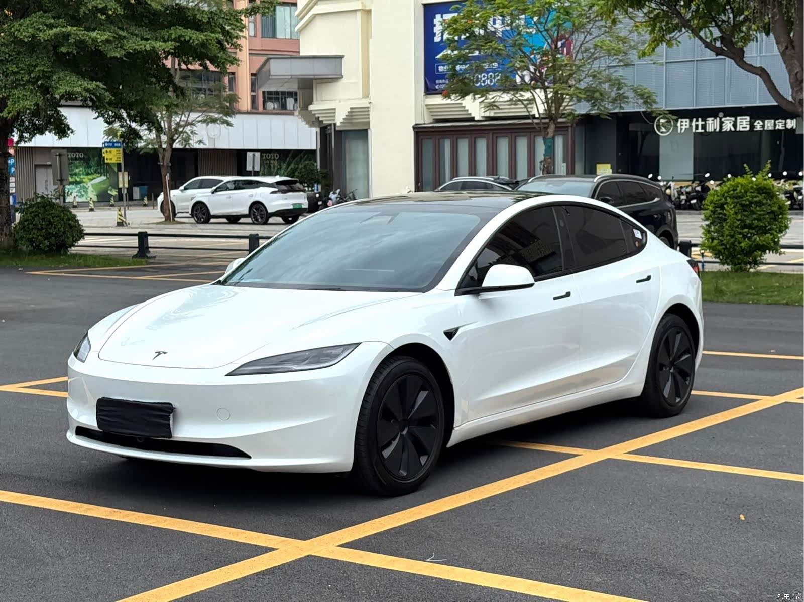 Tesla Model 3, 2025 2