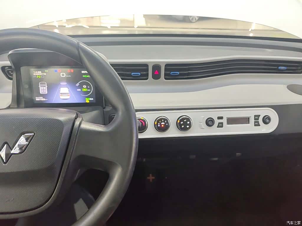 Wuling MINIEV, 2021 13