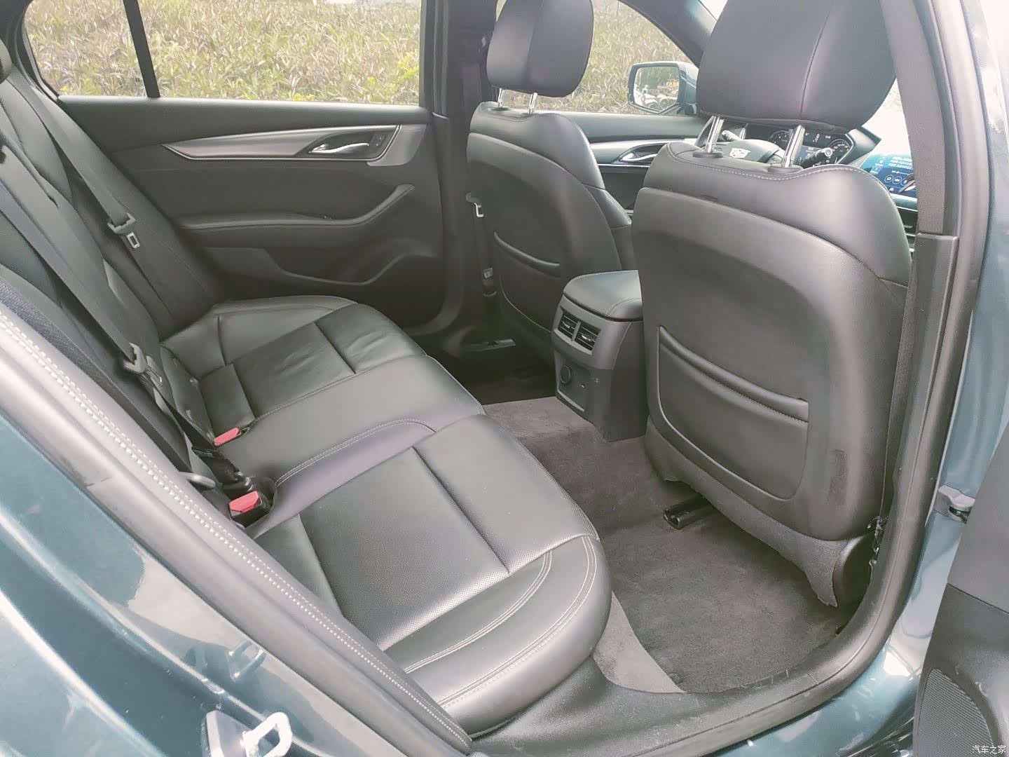 Cadillac CT5, 2022 31