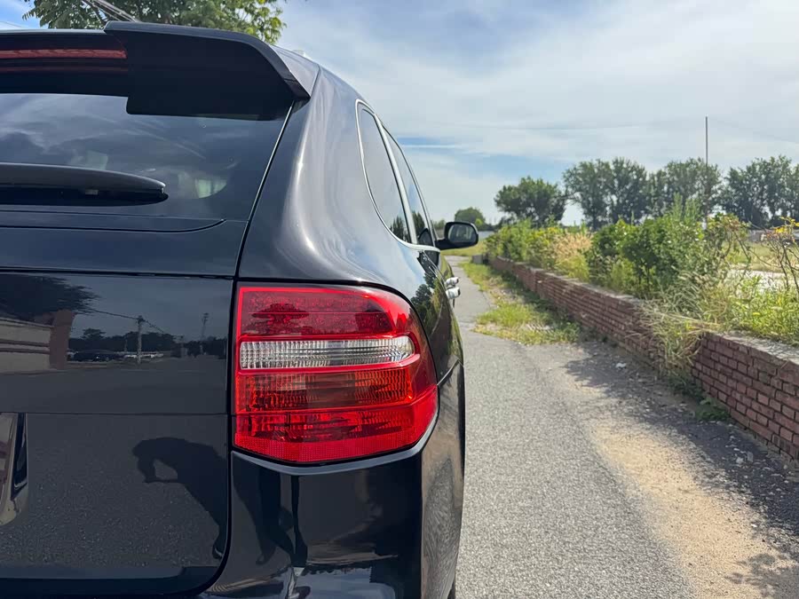 Porsche Cayenne 2010, фото 27