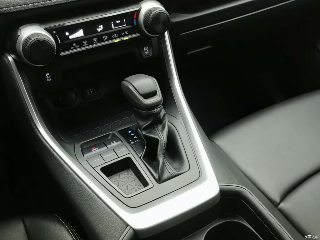 Toyota RAV4, 2023 13