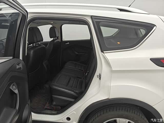 Ford Kuga, 2017 12
