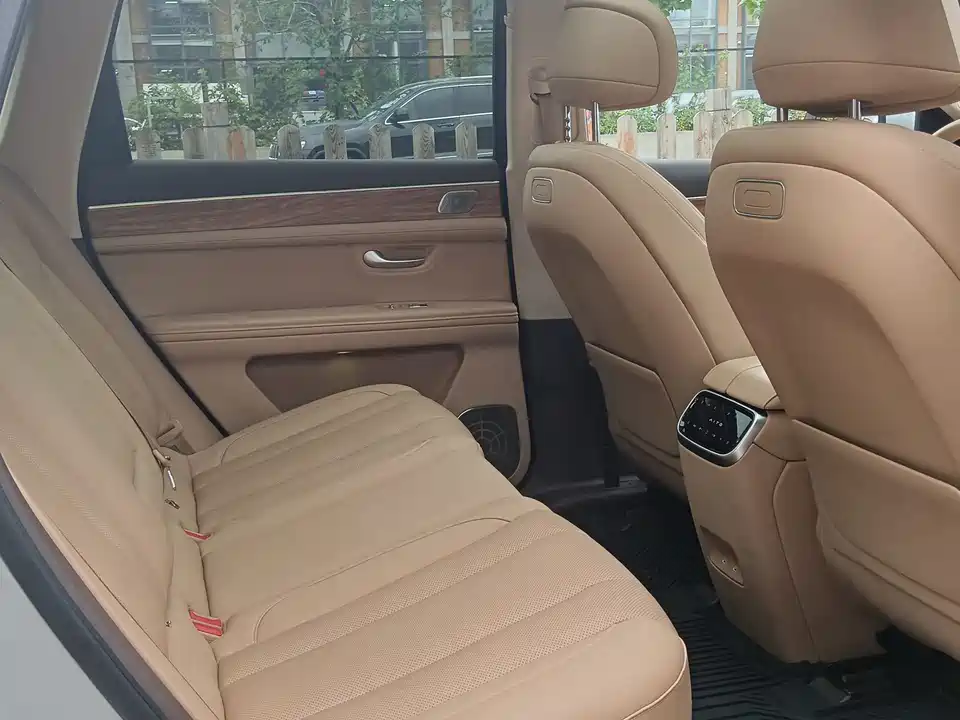 AITO Ask the world M7