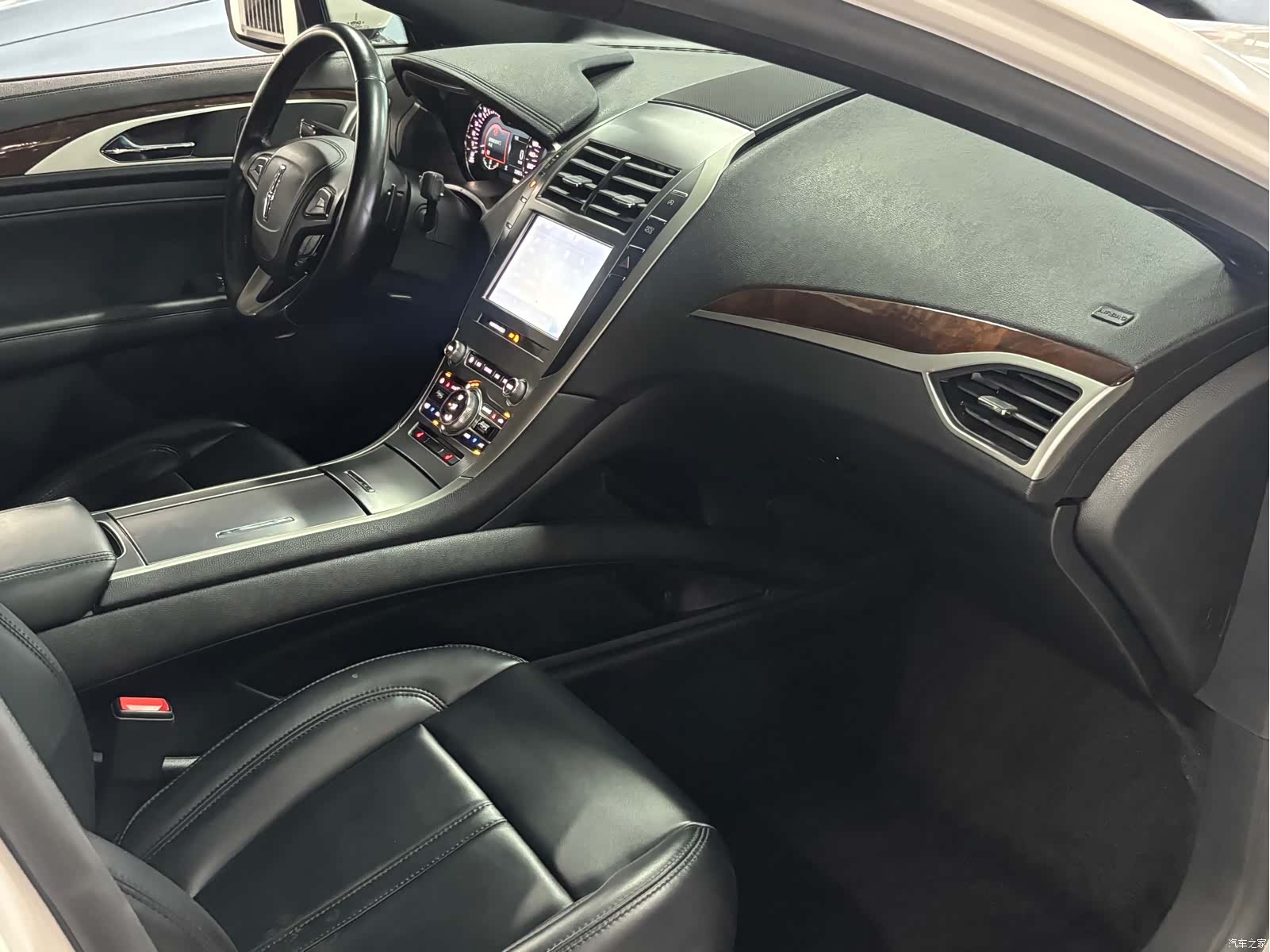 Lincoln MKZ, 2021 7