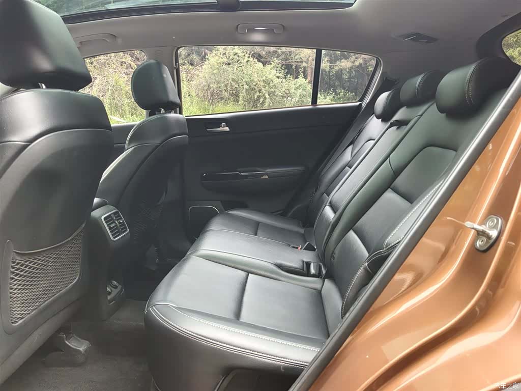 Kia KX5, 2016 10