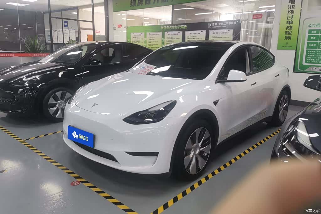 Tesla Model Y, 2022 1