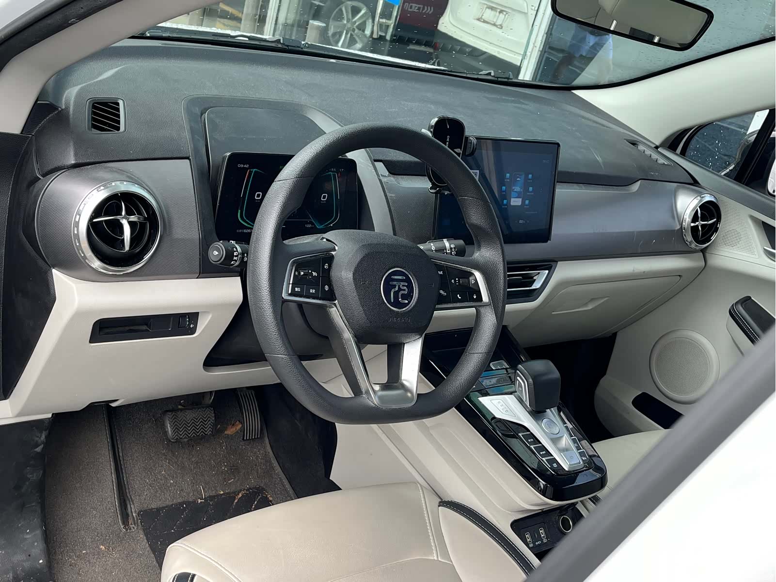 BYD Yuan, 2022 11