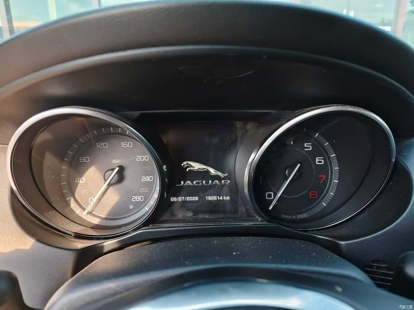 Jaguar XE, 2016 6