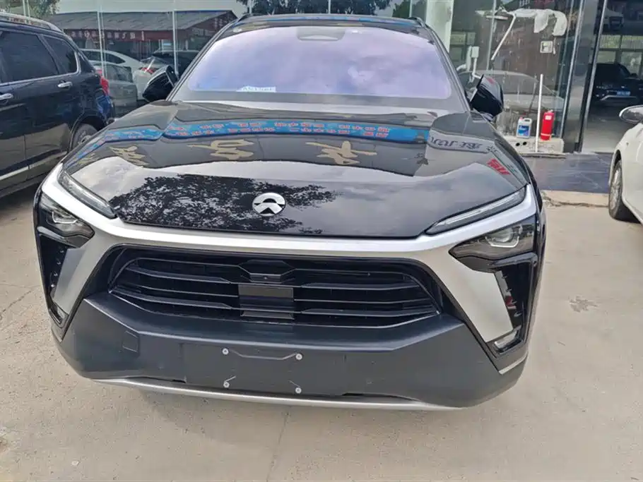 NIO ES8
