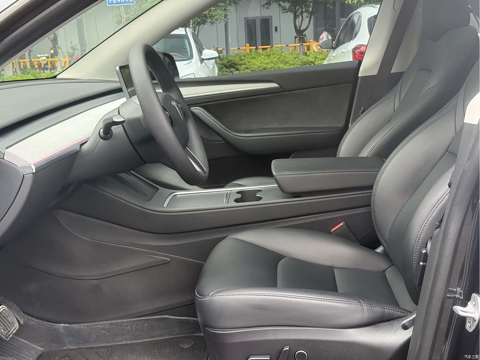 Tesla Model Y, 2024 8