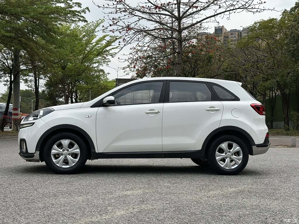 Kia KX3, 2015 10