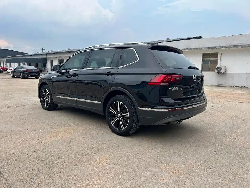 Volkswagen Tiguan L