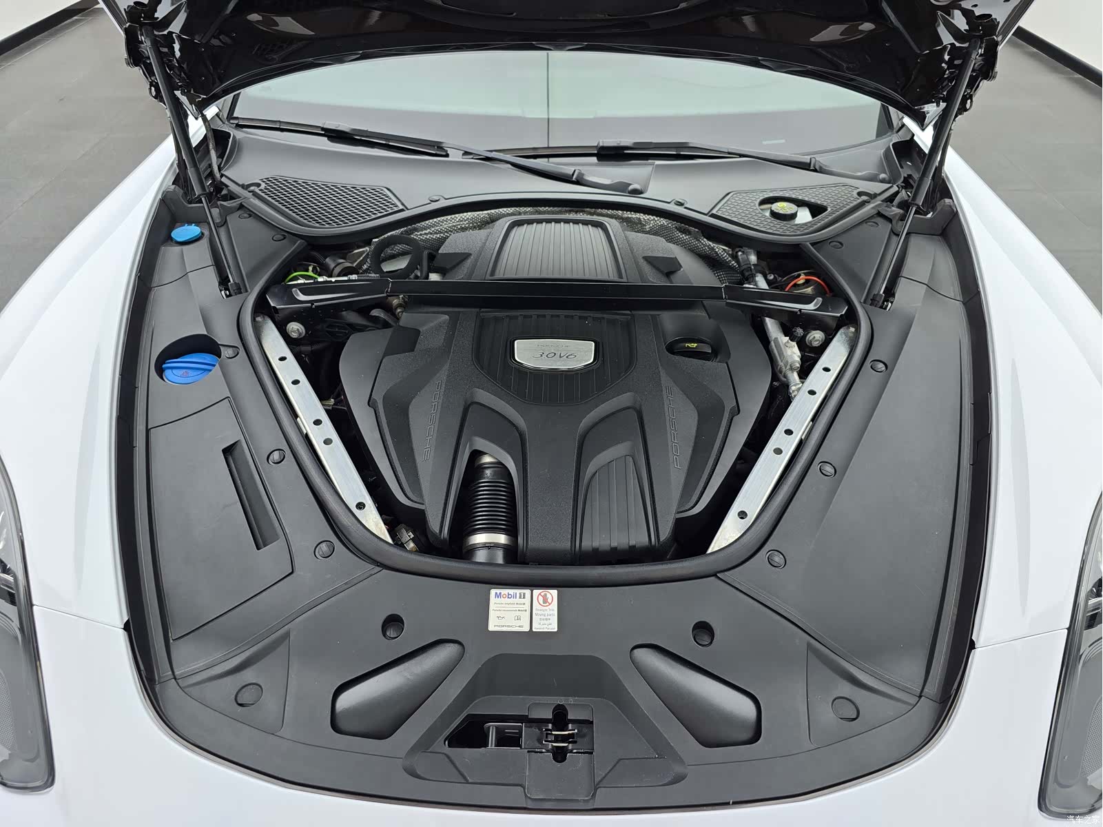Porsche Panamera, 2018 11