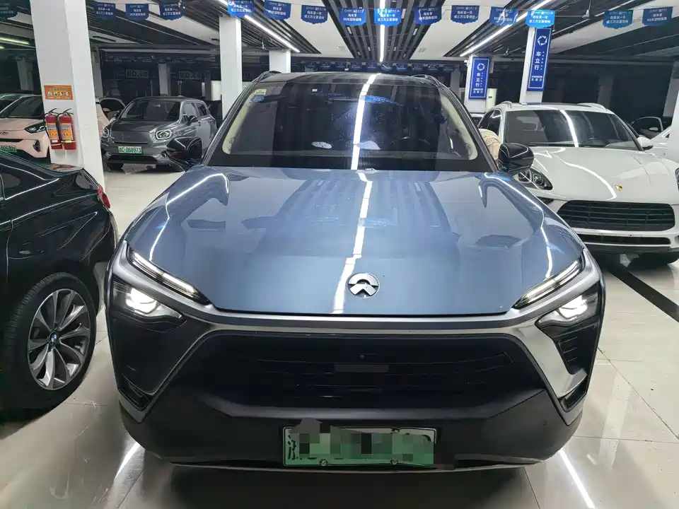 NIO ES8