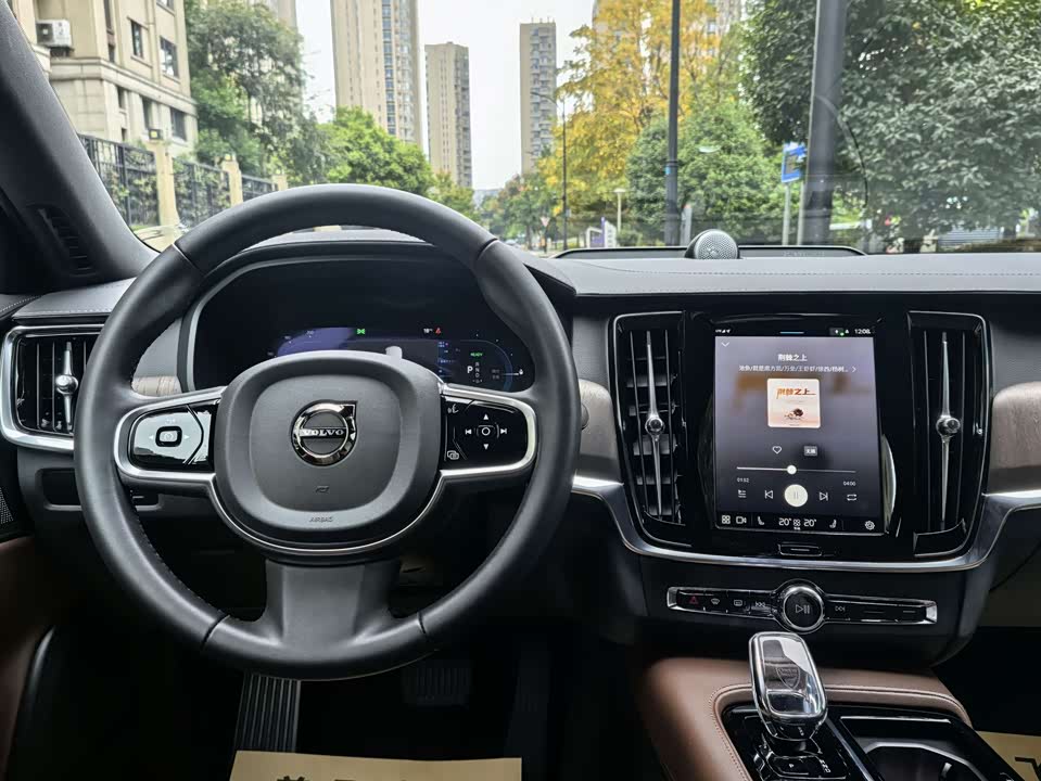 Volvo S90