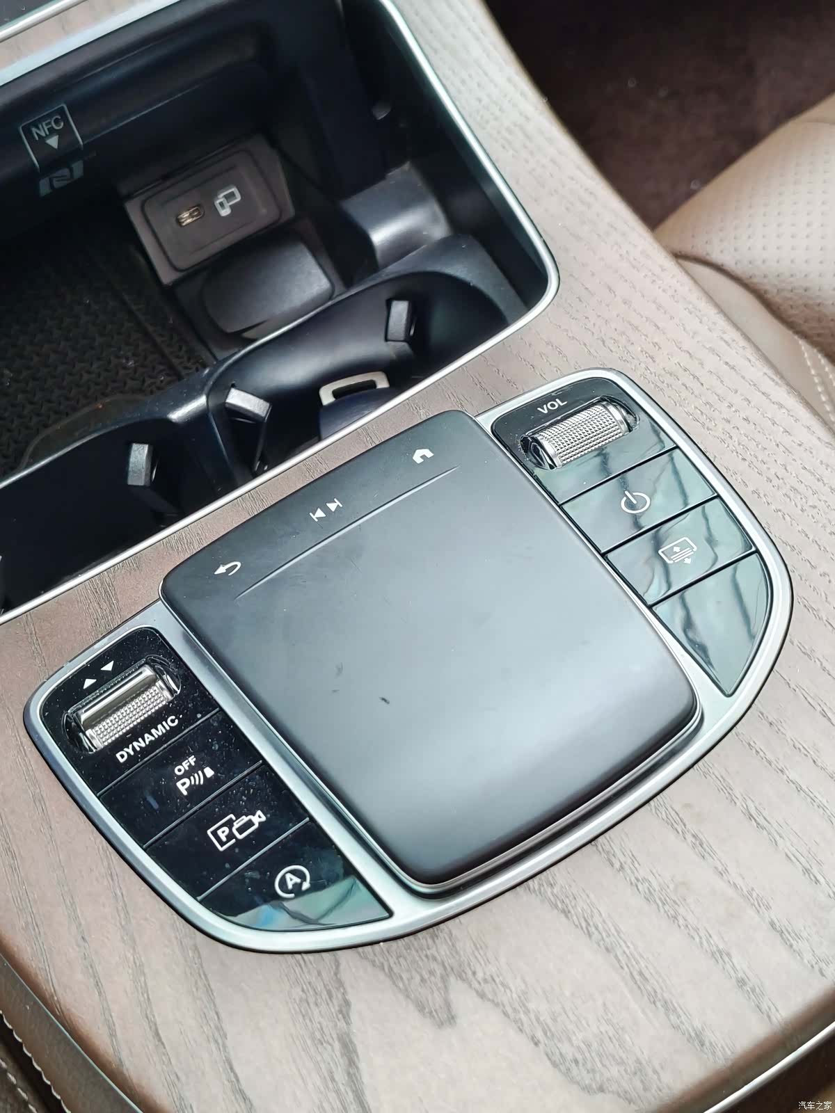 Mercedes-Benz E-Class, 2023 12