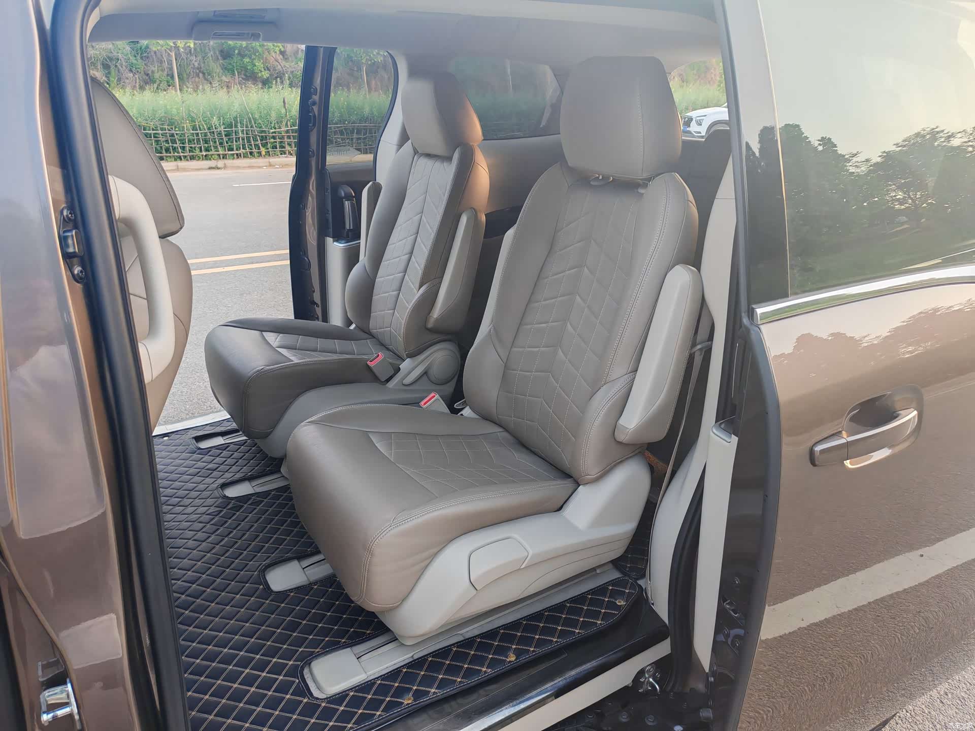 Buick GL8, 2022 12