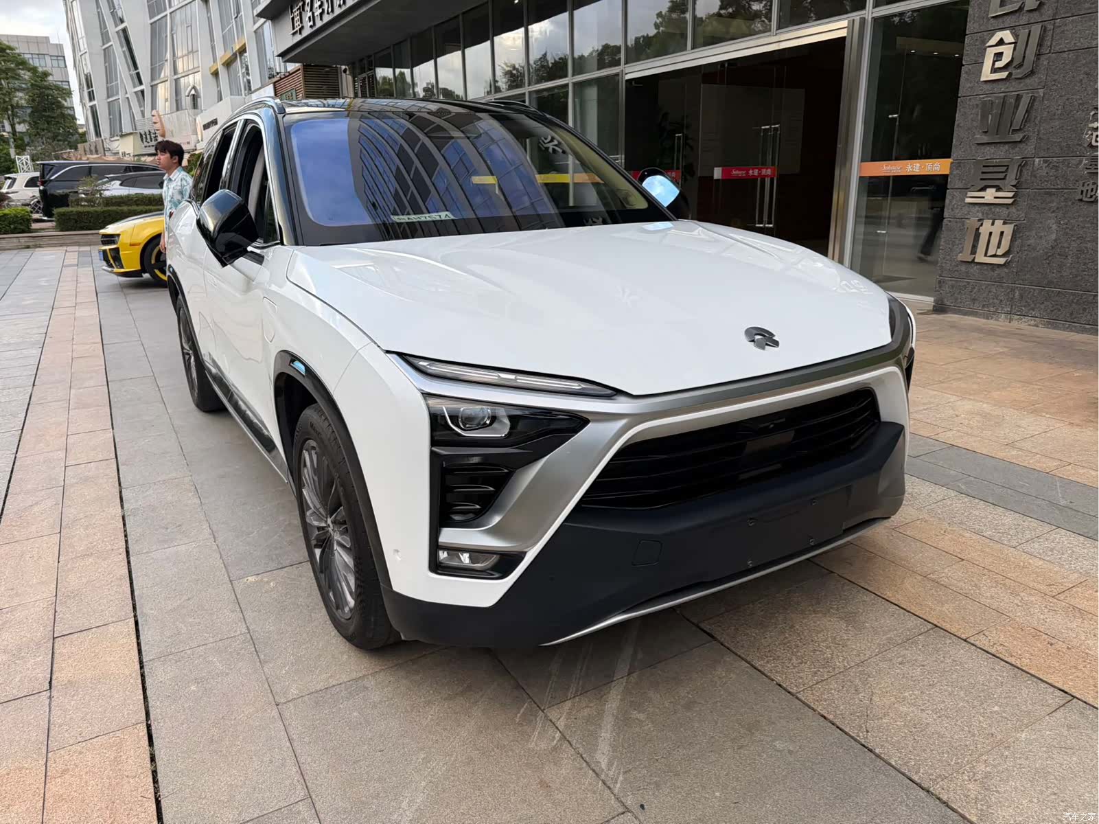 NIO ES8, 2019 4