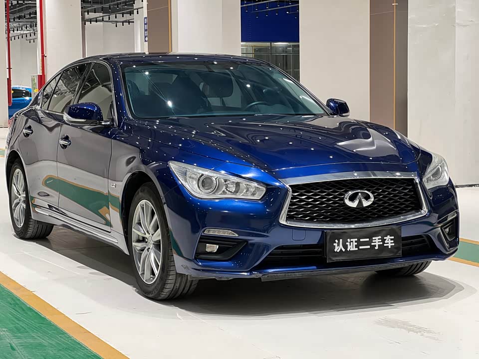 Infiniti Q50L