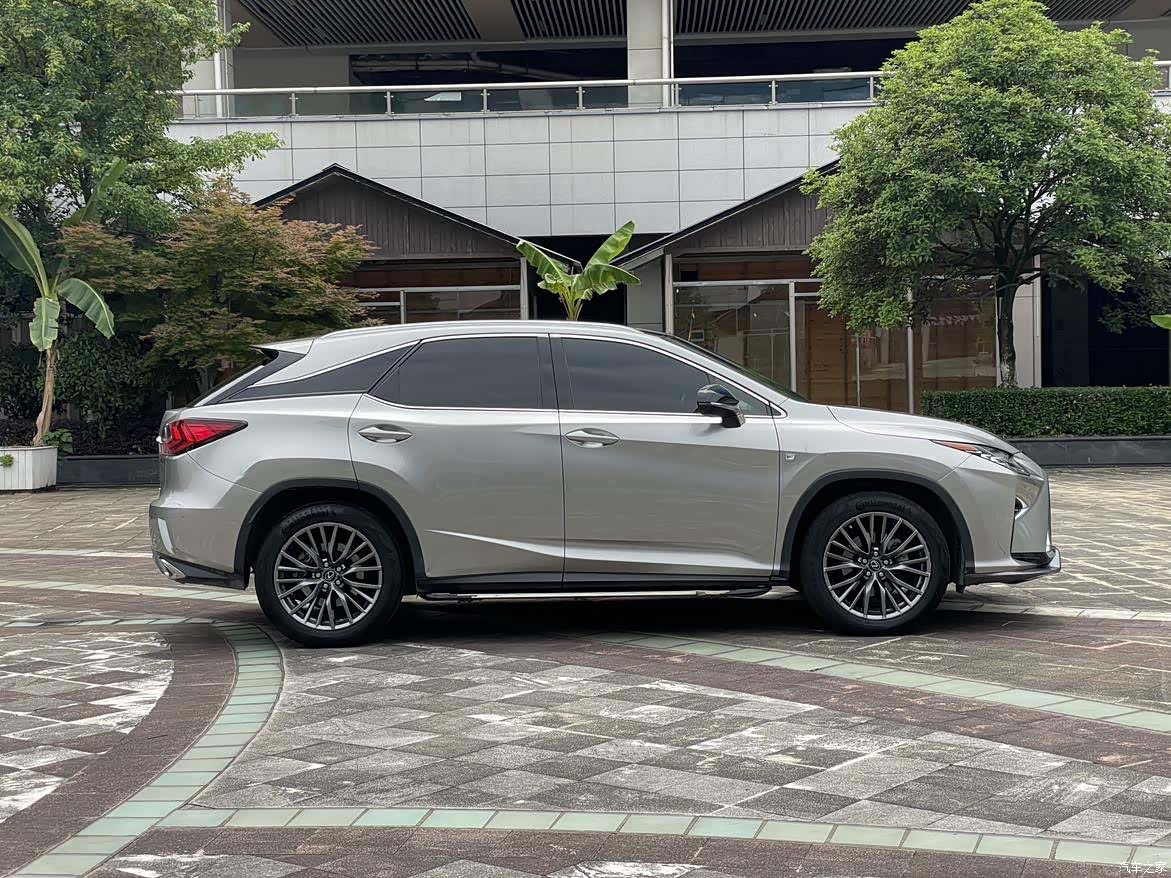 Lexus RX, 2019 3