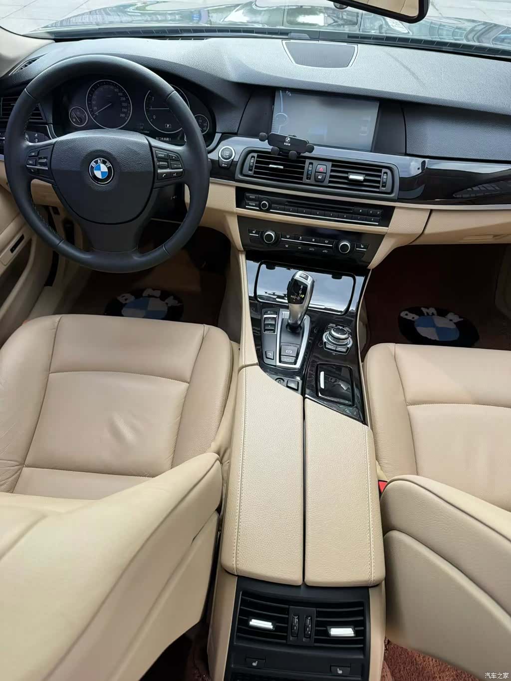 BMW 5 Series, 2013 9