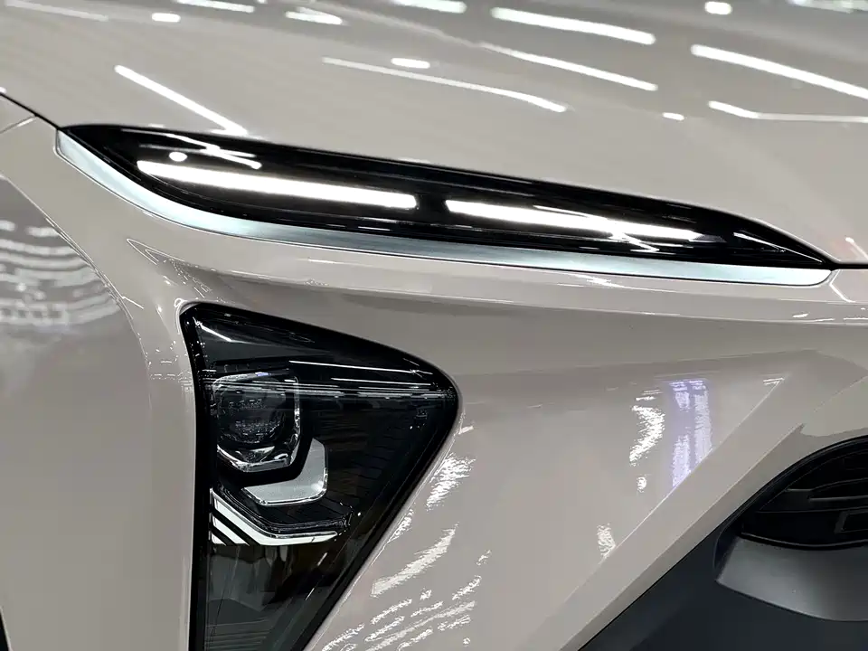 NIO ES6