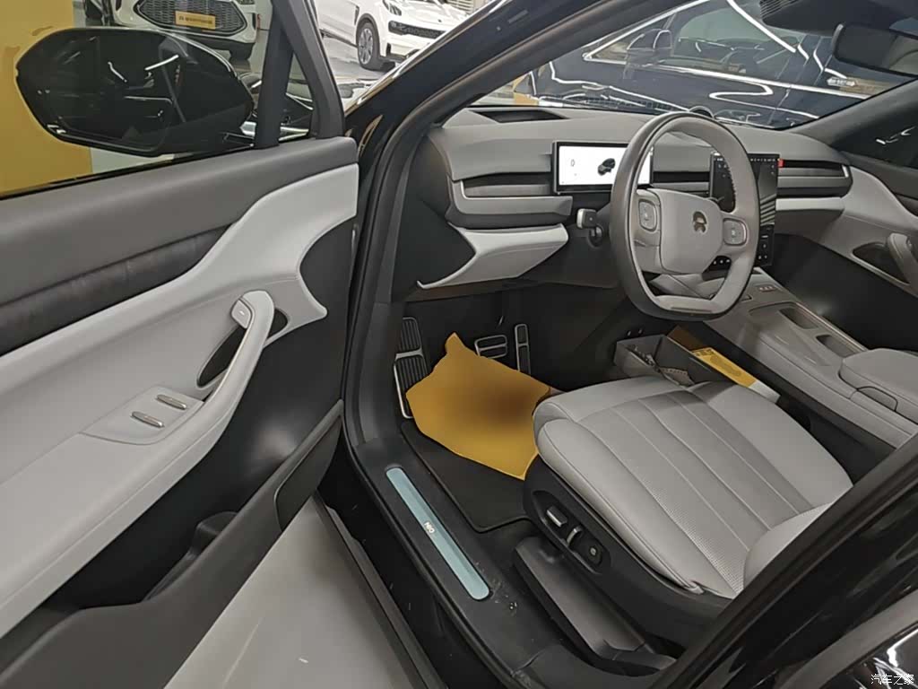 NIO ES8, 2024 16