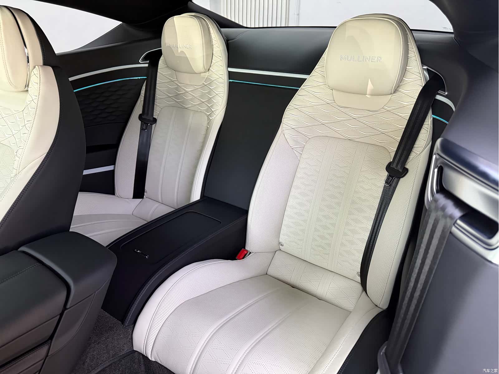 Bentley Continental GT, 2025 27