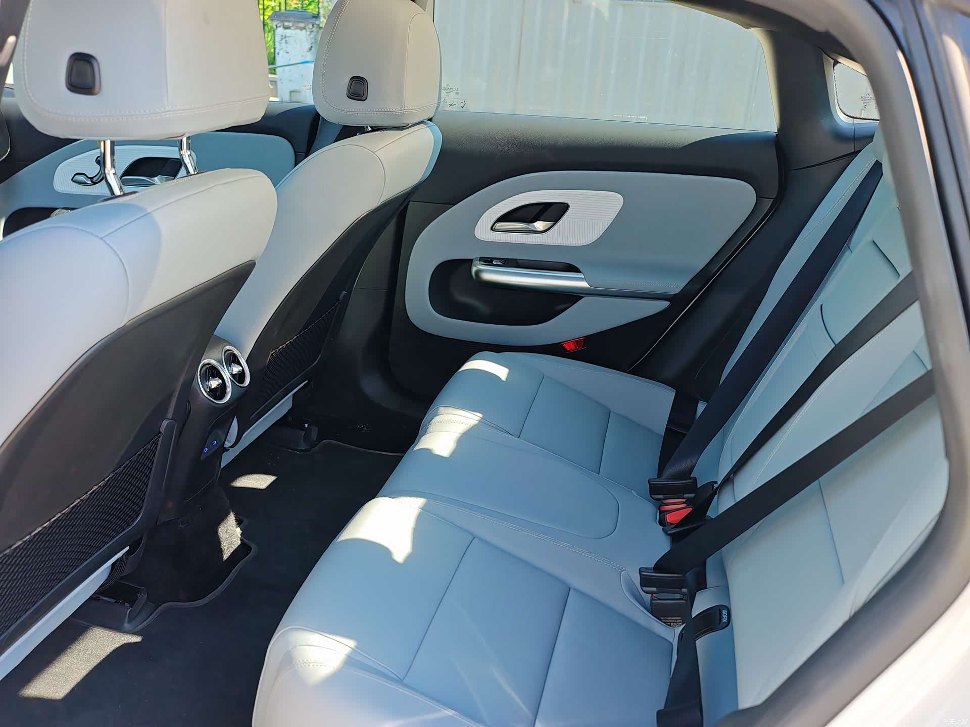 Mercedes-Benz CLA, 2026 12