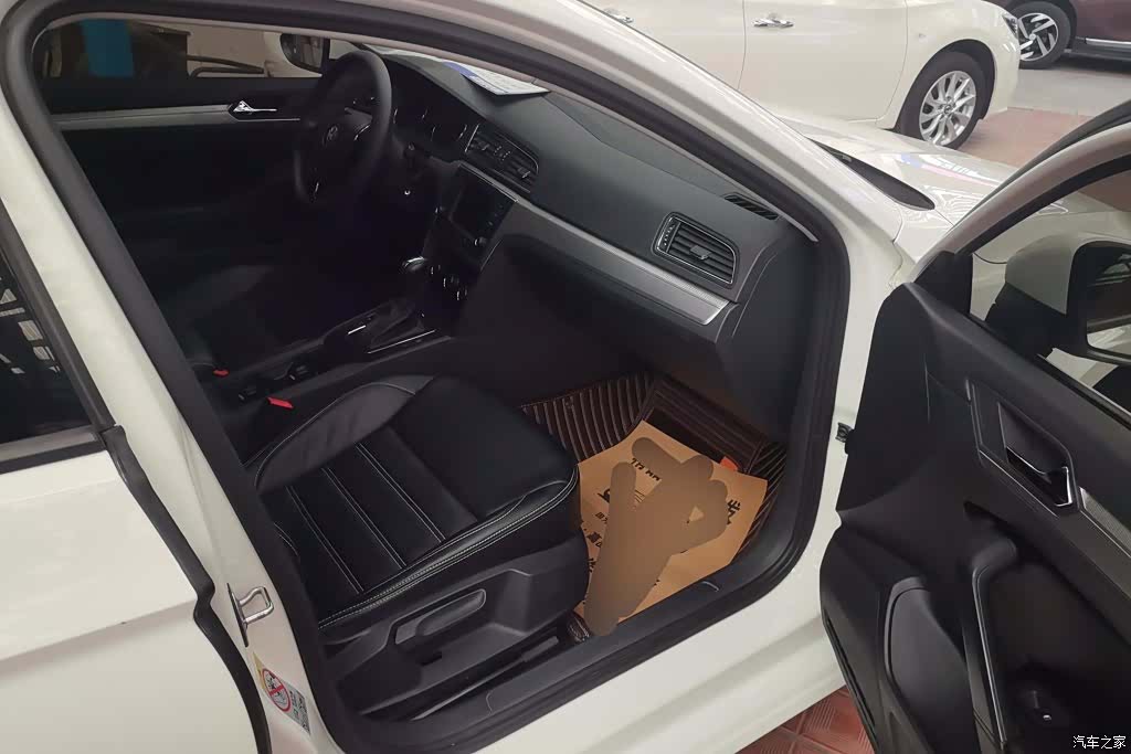 Volkswagen Lamando, 2018 8