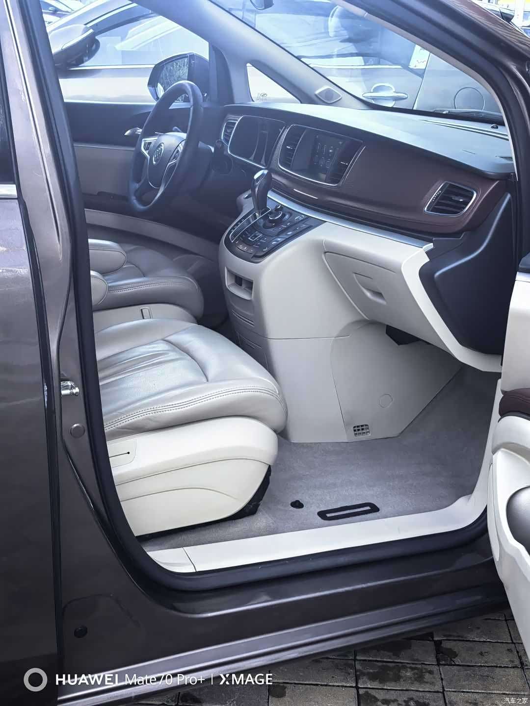 Buick GL8, 2018 8