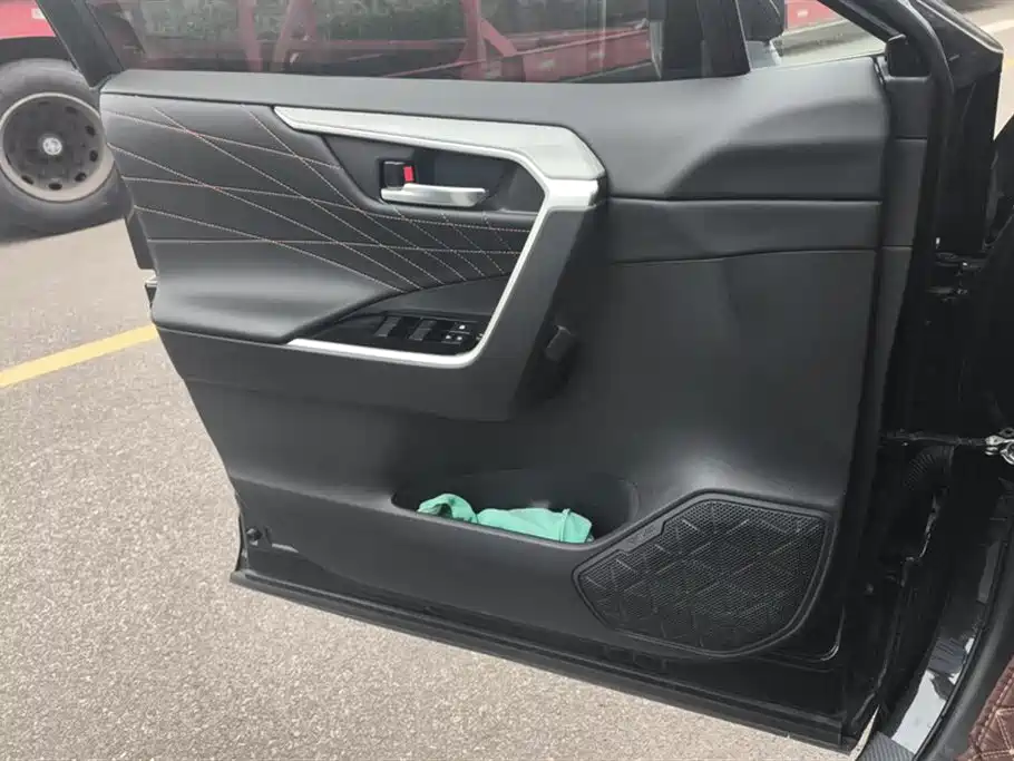 Toyota RAV4 Rongfang