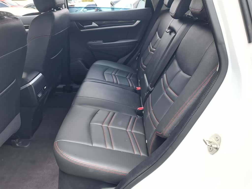 DongFeng AX7, 2016 17
