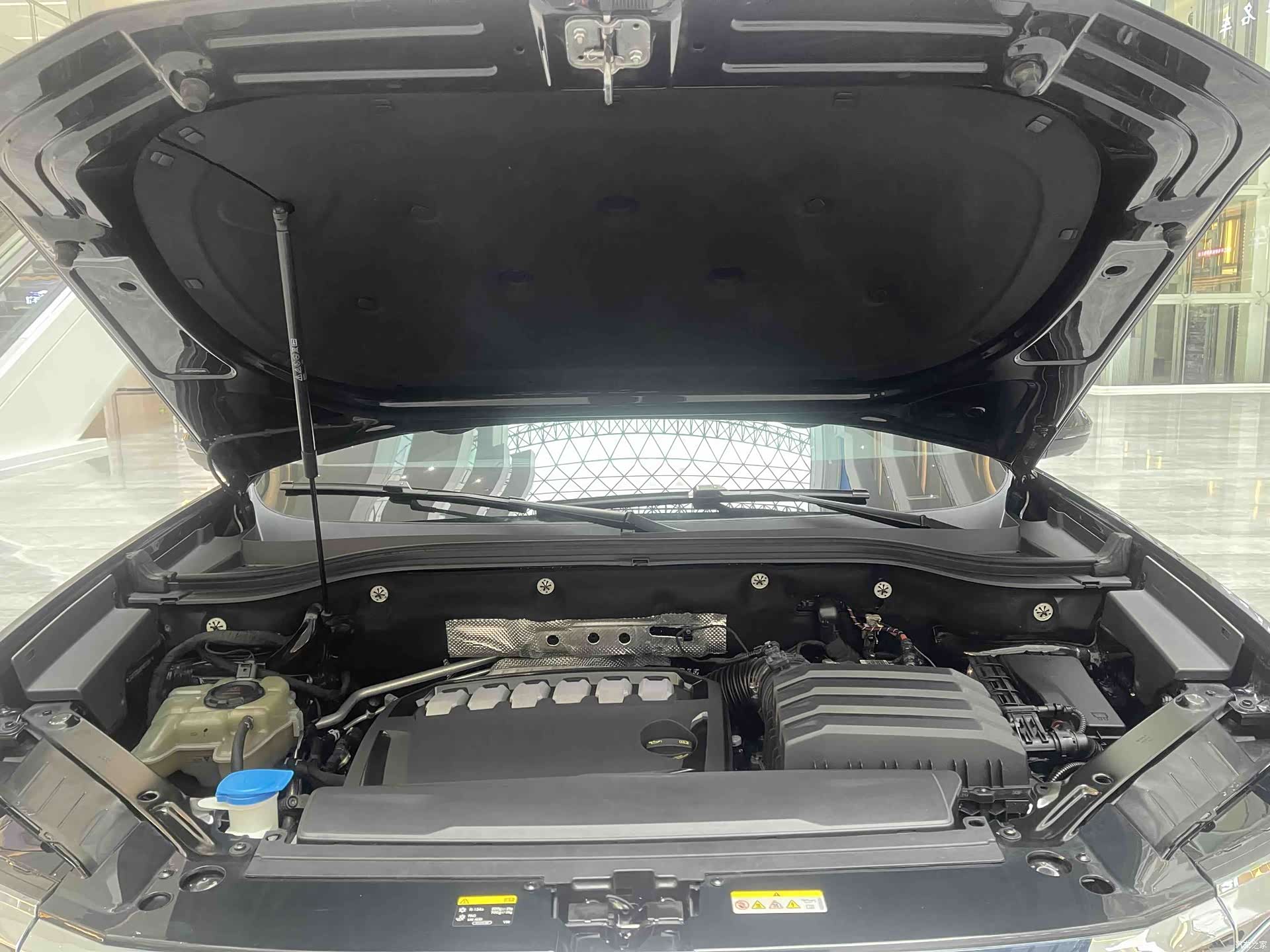Volkswagen Teramont X, 2023 10
