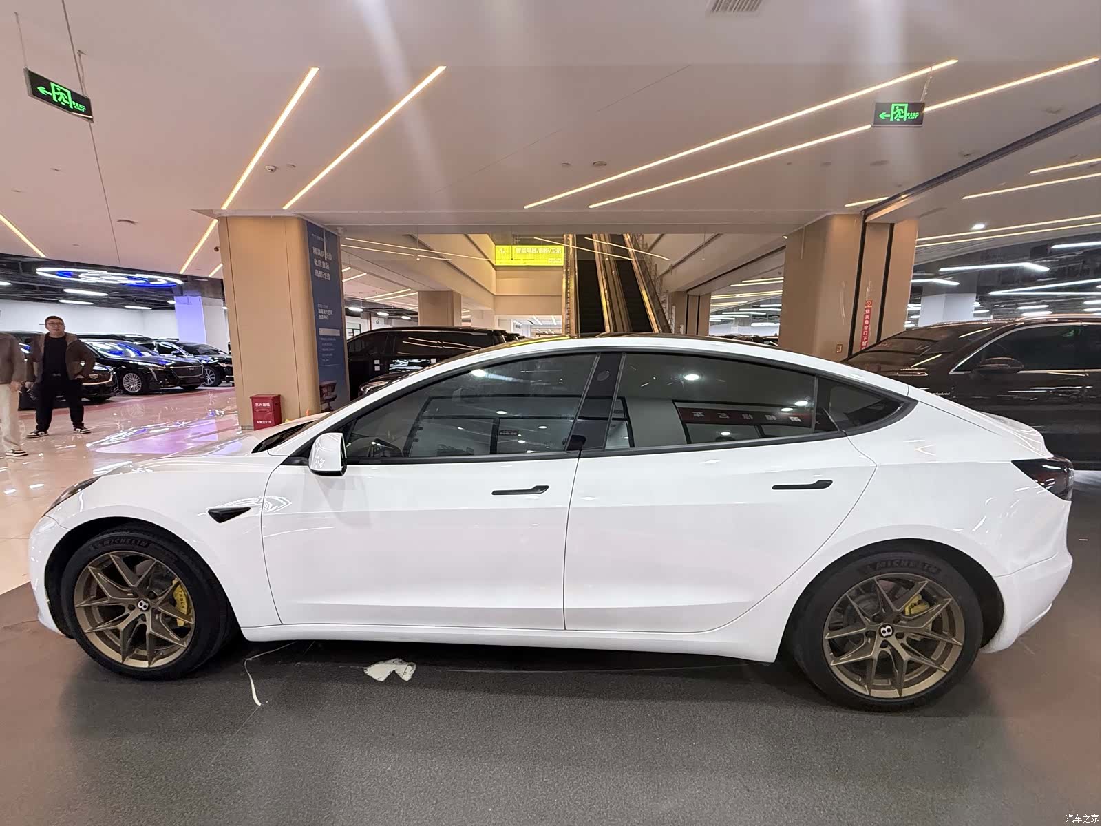 Tesla Model 3, 2020 6