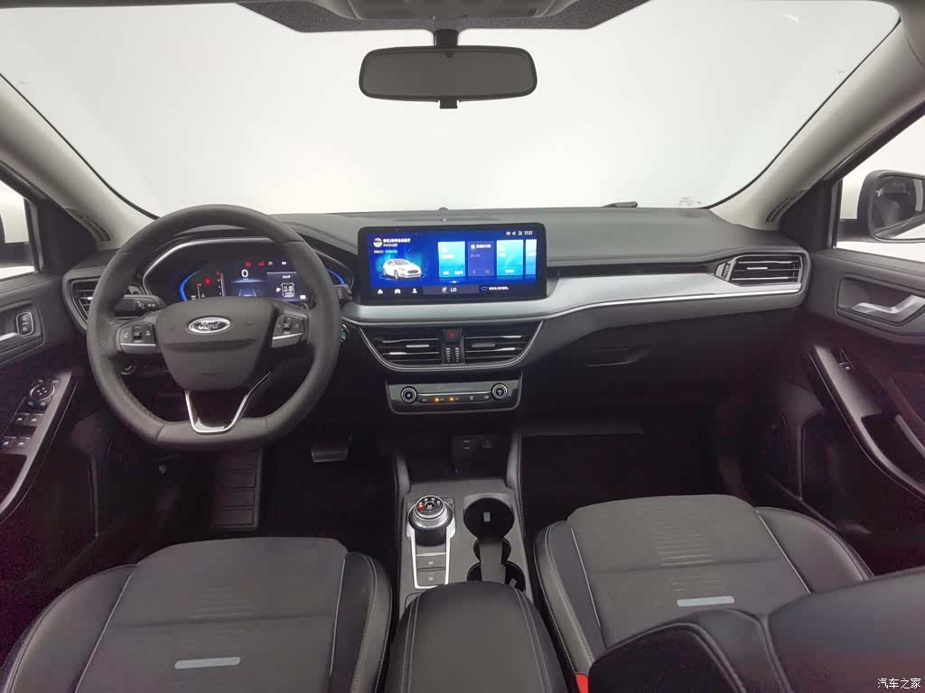 Ford Focus, 2021 все фото
